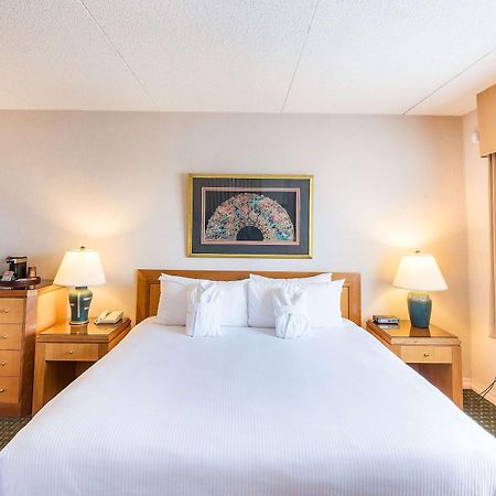 Ramada By Wyndham Thunder Bay Airlane Hotel Exterior foto