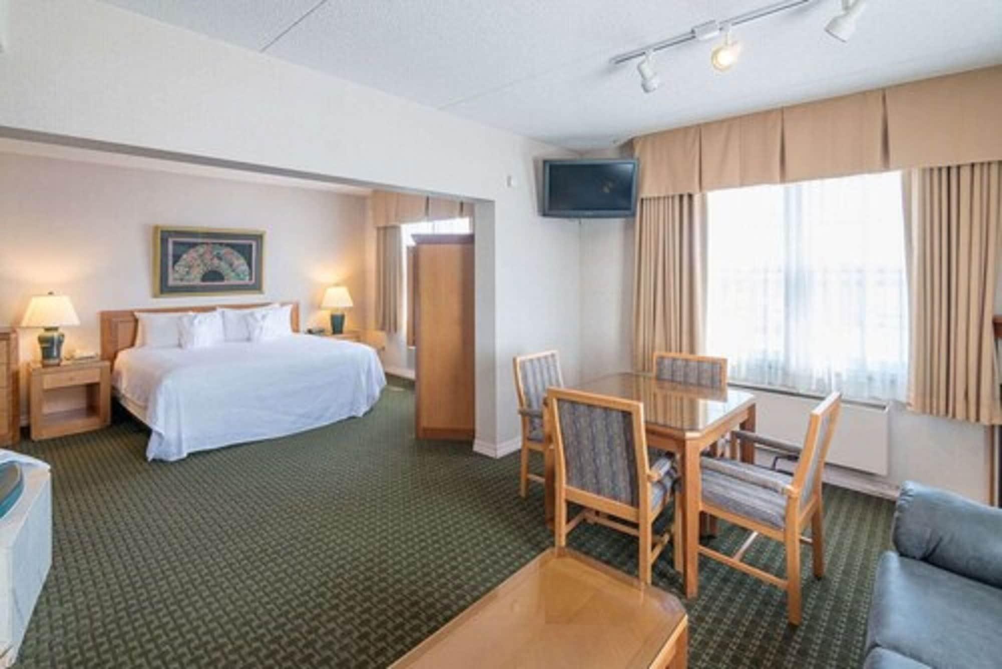 Ramada By Wyndham Thunder Bay Airlane Hotel Exterior foto