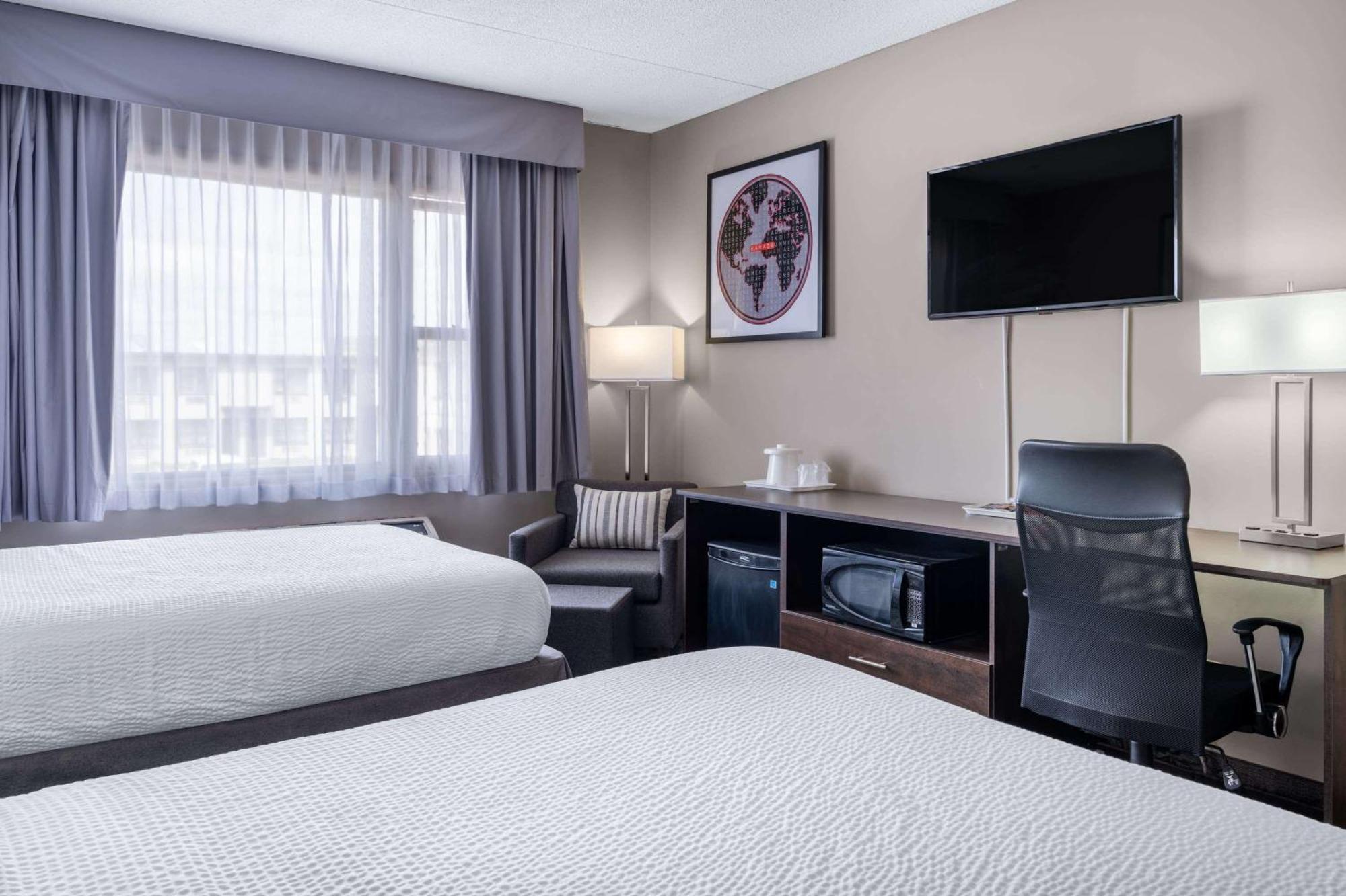 Ramada By Wyndham Thunder Bay Airlane Hotel Exterior foto